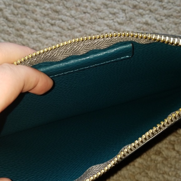 New Steve Madden Gray and Gold Clutch - Picture 3 of 5